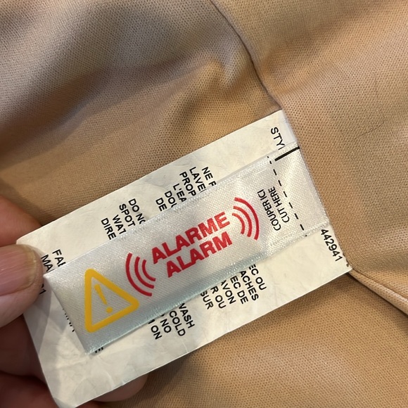 NWOT black sequinned lace bateau neck knee length dress from Aiden Mattox. - Picture 9 of 9